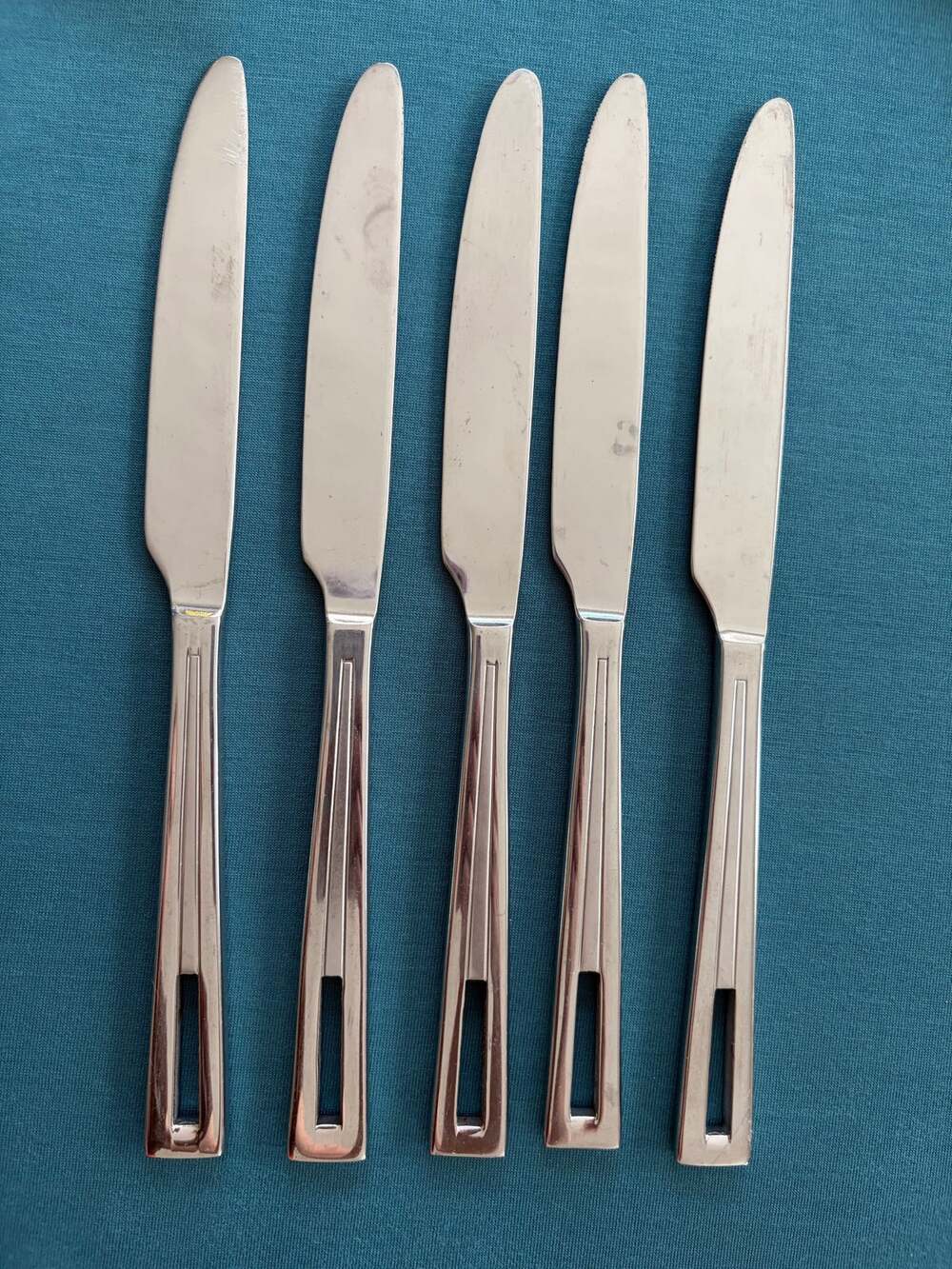 Oneida Circuit Stainless Dinner Knives Set of 5 Pierced Handle Flatware 9 3/8”